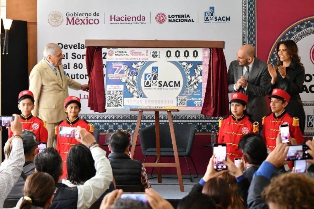 SACM_1 Con billete conmemorativo, Lotería Nacional distingue a la Sociedad de Autores y Compositores de México por sus 80 años