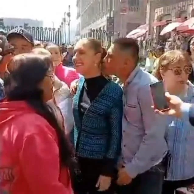 f638x638-323095_381262_5050 Home